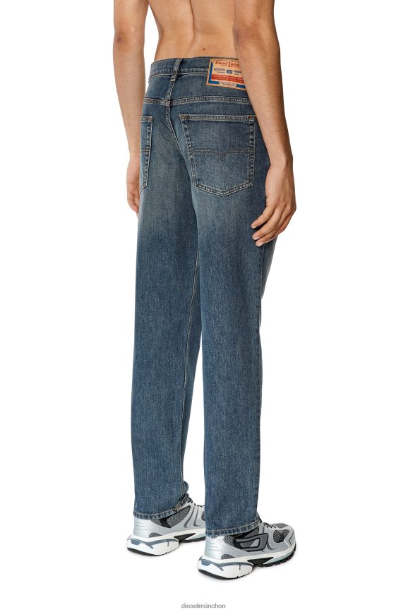 Diesel Tapered Jeans 2023 D-Finitive 09F74 Bekleidung Mittelblau Männer H0VDZ341
